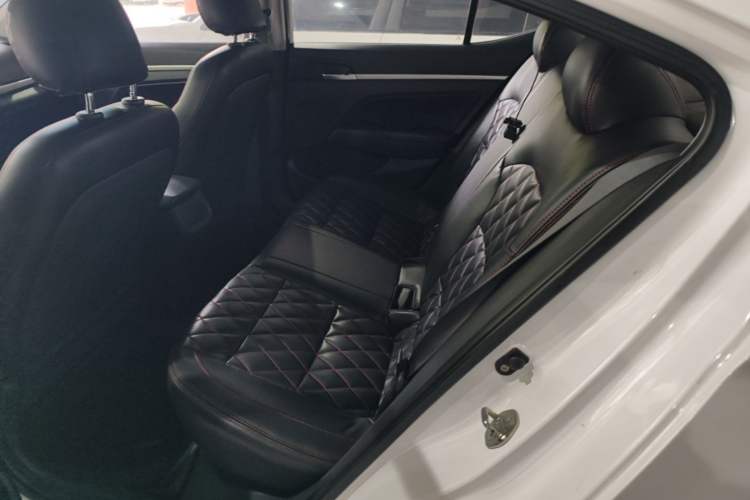 Used Hyundai Elantra (6th Generation / Lingdong) 2018 1.6L Automatic 15th Anniversary Special Edition Left Rear Seat
