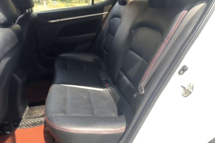 Used Hyundai Elantra (6th Generation / Lingdong) 2018 1.6L Automatic 15th Anniversary Special Edition Left Rear Seat