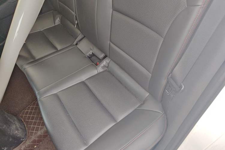 Used Hyundai Elantra (6th Generation / Lingdong) 2018 1.6L Automatic 15th Anniversary Special Edition Left Rear Seat