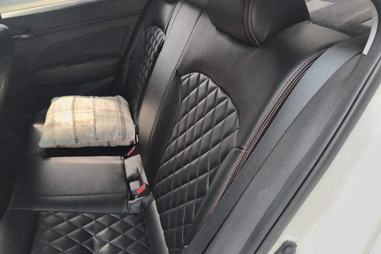 Used Hyundai Elantra (6th Generation / Lingdong) 2018 1.4T Dual-Clutch Xuan Dong · Dynamic Edition Left Rear Seat
