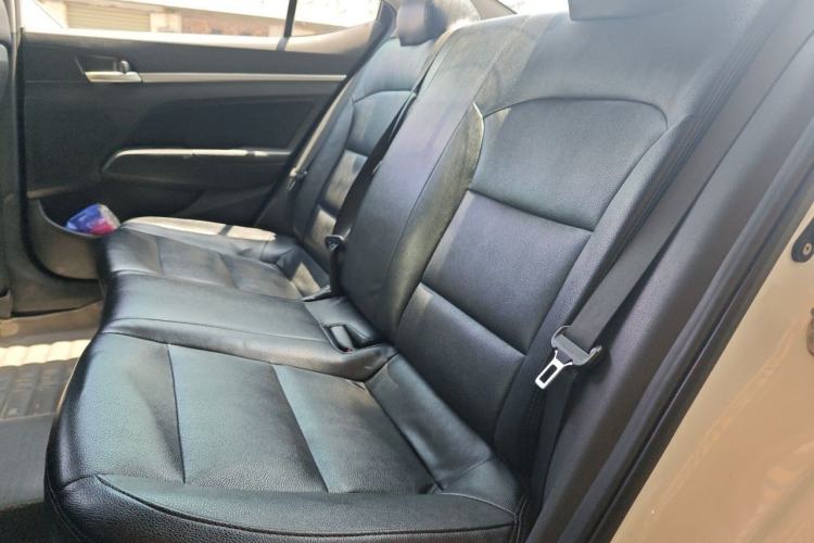 Used Hyundai Elantra (6th Generation / Lingdong) 2018 1.6L Automatic 15th Anniversary Special Edition Left Rear Seat