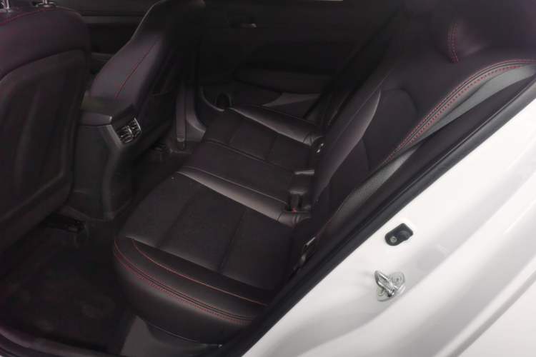 Used Hyundai Elantra (6th Generation / Lingdong) 2018 1.4T Dual-Clutch Xuan Dong · Dynamic Edition Left Rear Seat