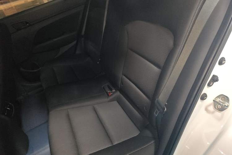 Used Hyundai Elantra (6th Generation / Lingdong) 2018 1.4T Dual-Clutch Xuan Dong · Dynamic Edition Left Rear Seat
