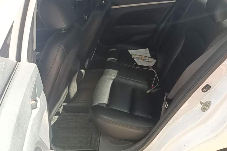Used Hyundai Elantra (6th Generation / Lingdong) 2018 1.6L Automatic 15th Anniversary Special Edition Left Rear Seat