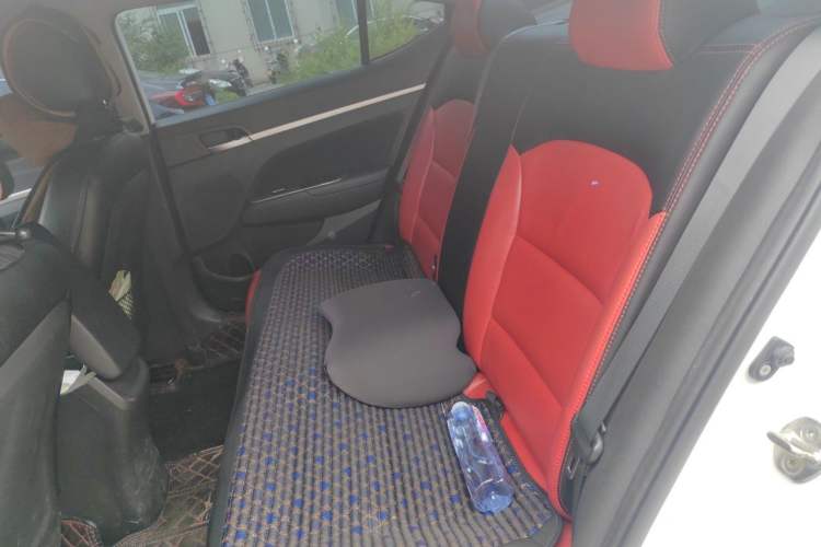 Used Hyundai Elantra (6th Generation / Lingdong) 2018 1.6L Automatic 15th Anniversary Special Edition Left Rear Seat