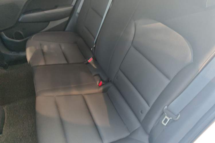 Used Hyundai Elantra (6th Generation / Lingdong) 2018 1.6L Automatic 15th Anniversary Special Edition Left Rear Seat