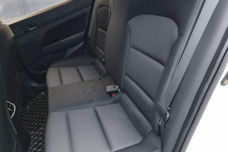 Used Hyundai Elantra (6th Generation / Lingdong) 2018 1.4T Dual-Clutch Xuan Dong · Dynamic Edition Left Rear Seat