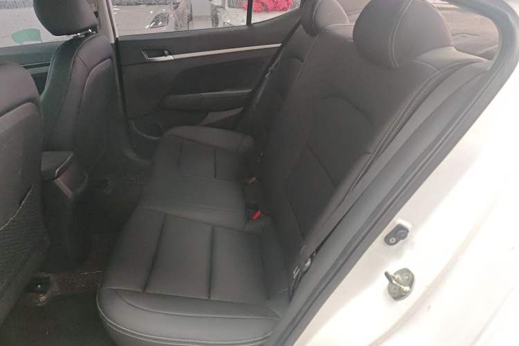 Used Hyundai Elantra (6th Generation / Lingdong) 2018 1.6L Automatic 15th Anniversary Special Edition Left Rear Seat