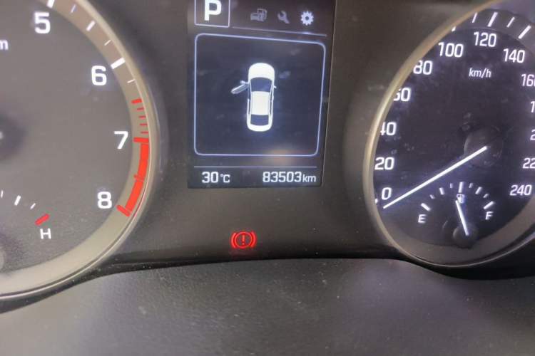 Used Hyundai Elantra (6th Generation / Lingdong) 2018 1.6L Automatic 15th Anniversary Special Edition Odometer Close Up
