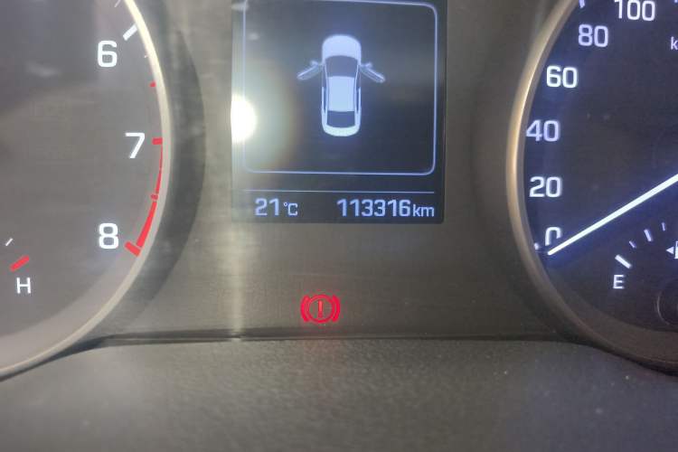 Used Hyundai Elantra (6th Generation / Lingdong) 2018 1.6L Automatic 15th Anniversary Special Edition Odometer Close Up