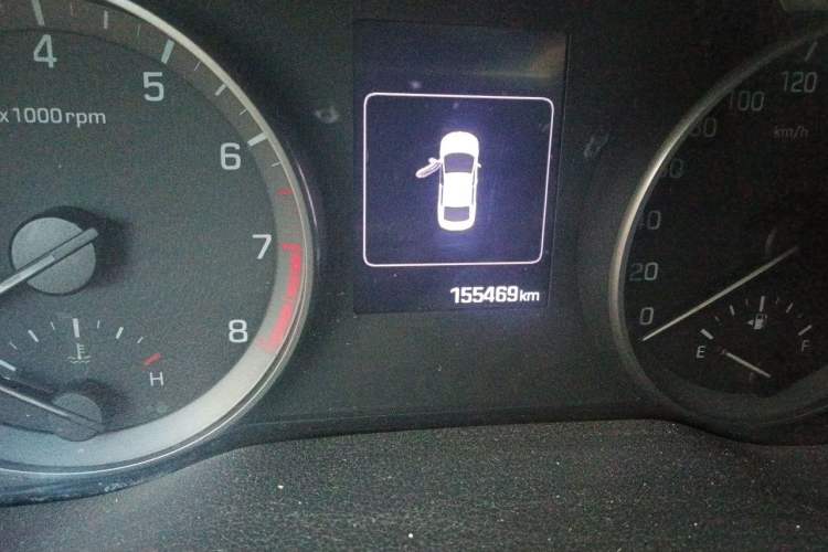 Used Hyundai Elantra (6th Generation / Lingdong) 2018 1.6L Automatic 15th Anniversary Special Edition Odometer Close Up