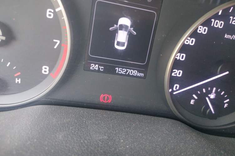 Used Hyundai Elantra (6th Generation / Lingdong) 2018 1.6L Automatic 15th Anniversary Special Edition Odometer Close Up