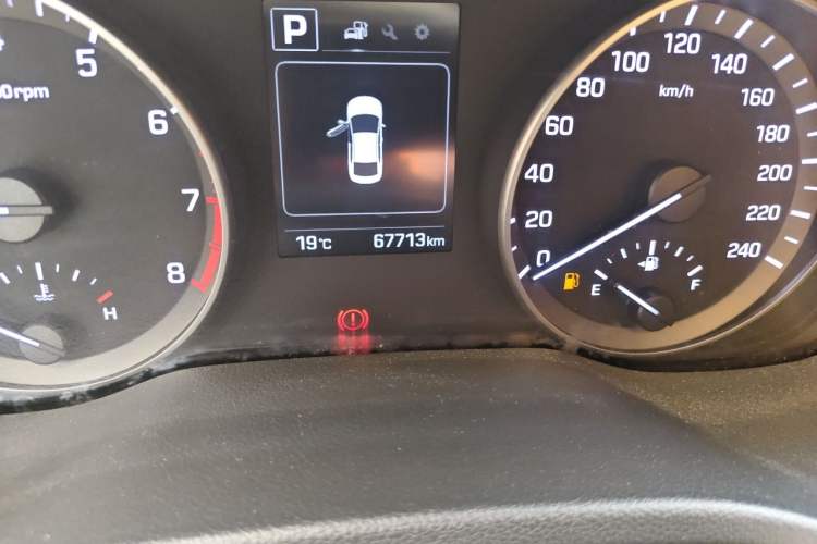 Used Hyundai Elantra (6th Generation / Lingdong) 2018 1.6L Automatic 15th Anniversary Special Edition Odometer Close Up