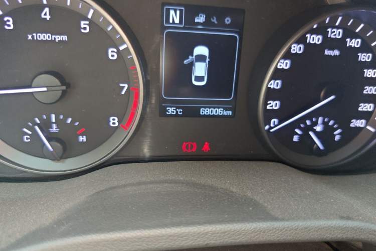 Used Hyundai Elantra (6th Generation / Lingdong) 2018 1.6L Automatic 15th Anniversary Special Edition Odometer Close Up