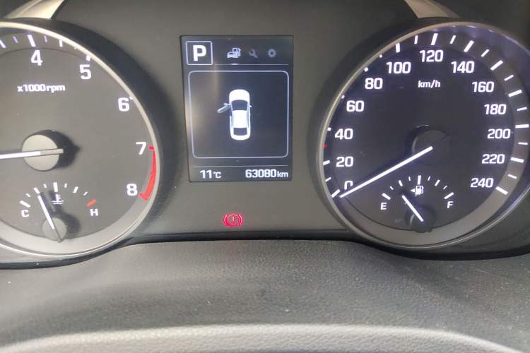 Used Hyundai Elantra (6th Generation / Lingdong) 2018 1.6L Automatic 15th Anniversary Special Edition Odometer Close Up