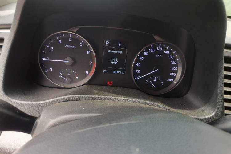 Used Hyundai Elantra (6th Generation / Lingdong) 2018 1.6L Automatic 15th Anniversary Special Edition Odometer Close Up