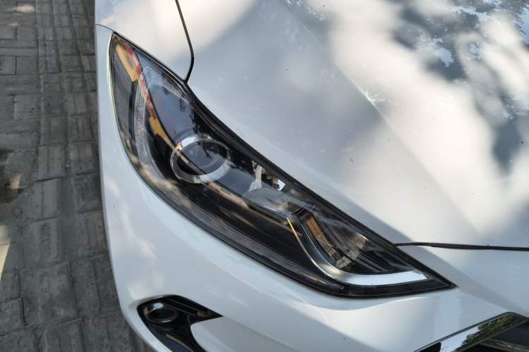 Used Hyundai Elantra (6th Generation / Lingdong) 2018 1.4T Dual-Clutch Xuan Dong · Dynamic Edition Right Front Headlight