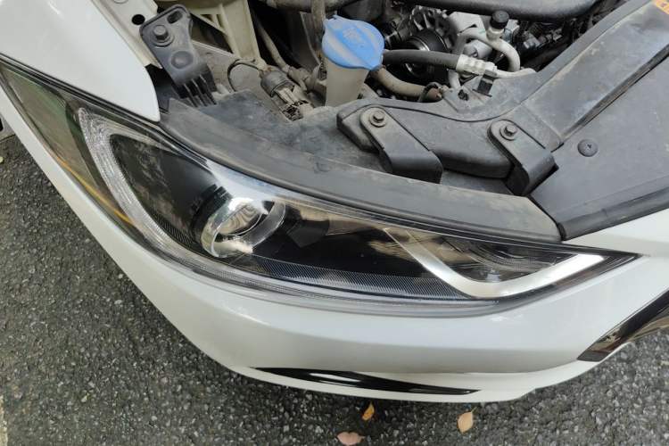 Used Hyundai Elantra (6th Generation / Lingdong) 2018 1.4T Dual-Clutch Xuan Dong · Dynamic Edition Right Front Headlight