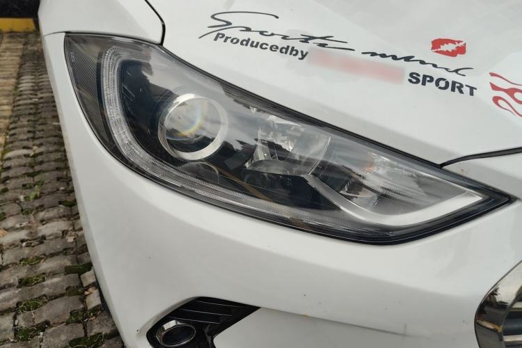 Used Hyundai Elantra (6th Generation / Lingdong) 2018 1.6L Automatic 15th Anniversary Special Edition Right Front Headlight