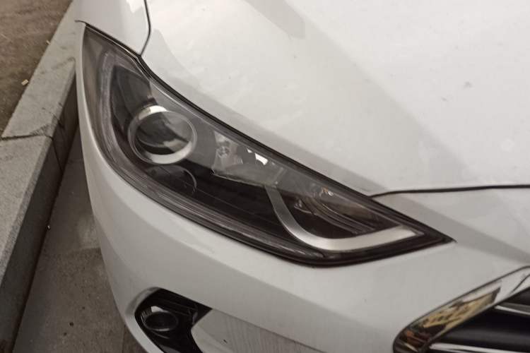 Used Hyundai Elantra (6th Generation / Lingdong) 2018 1.4T Dual-Clutch Xuan Dong · Dynamic Edition Right Front Headlight