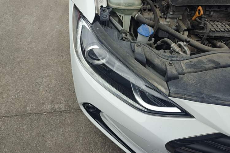 Used Hyundai Elantra (6th Generation / Lingdong) 2018 1.4T Dual-Clutch Xuan Dong · Dynamic Edition Right Front Headlight