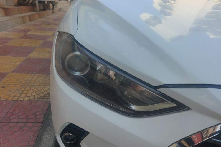 Used Hyundai Elantra (6th Generation / Lingdong) 2018 1.6L Automatic 15th Anniversary Special Edition Right Front Headlight