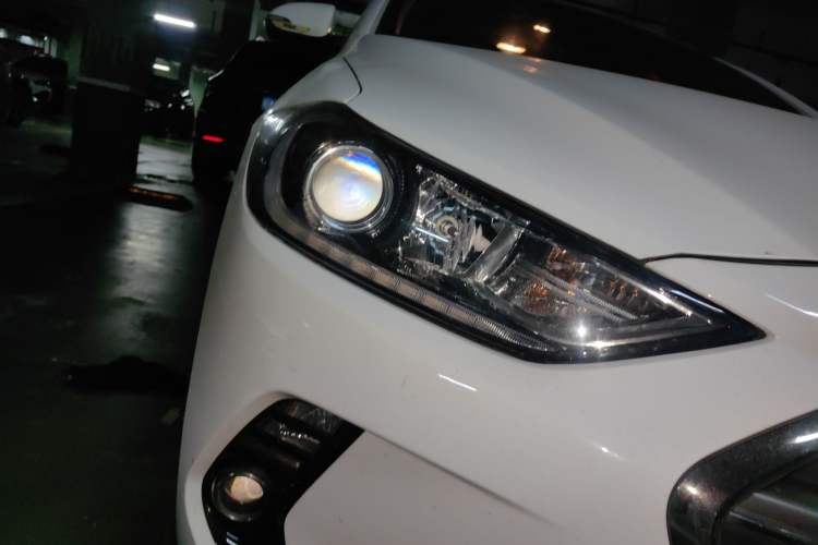 Used Hyundai Elantra (6th Generation / Lingdong) 2018 1.4T Dual-Clutch Xuan Dong · Dynamic Edition Right Front Headlight