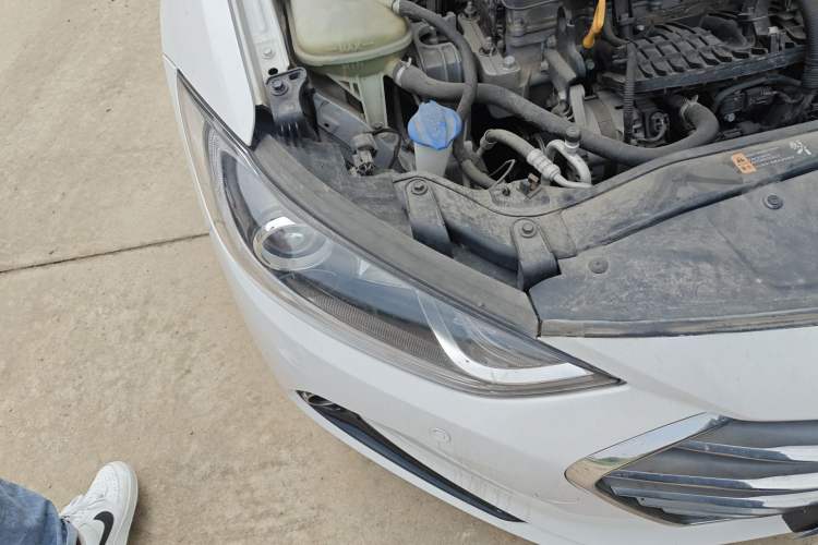 Used Hyundai Elantra (6th Generation / Lingdong) 2018 1.4T Dual-Clutch Xuan Dong · Dynamic Edition Right Front Headlight