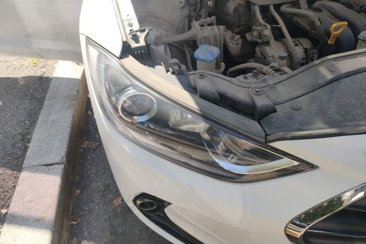 Used Hyundai Elantra (6th Generation / Lingdong) 2018 1.6L Automatic 15th Anniversary Special Edition Right Front Headlight