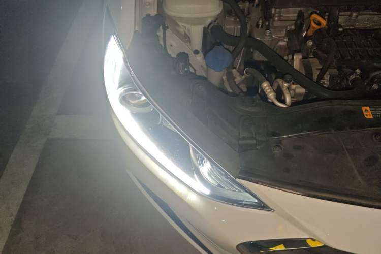 Used Hyundai Elantra (6th Generation / Lingdong) 2018 1.4T Dual-Clutch Xuan Dong · Dynamic Edition Right Front Headlight