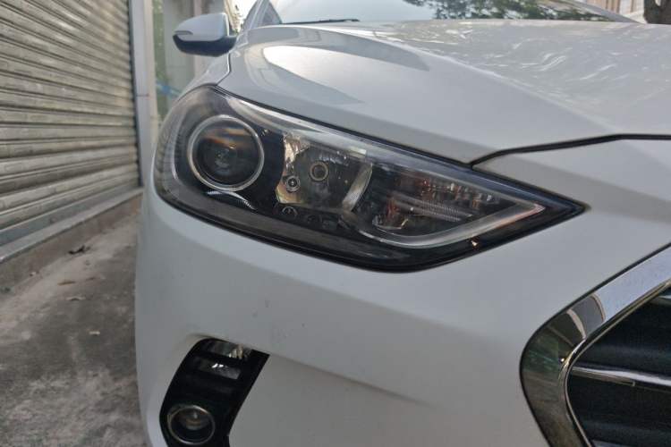 Used Hyundai Elantra (6th Generation / Lingdong) 2018 1.6L Automatic 15th Anniversary Special Edition Right Front Headlight