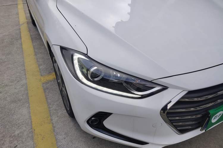 Used Hyundai Elantra (6th Generation / Lingdong) 2018 1.6L Automatic 15th Anniversary Special Edition Right Front Headlight