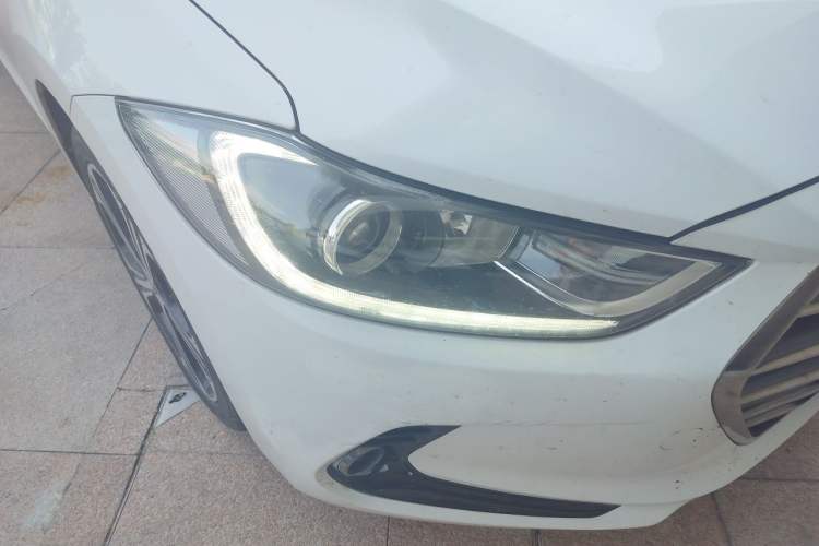 Used Hyundai Elantra (6th Generation / Lingdong) 2018 1.4T Dual-Clutch Xuan Dong · Dynamic Edition Right Front Headlight