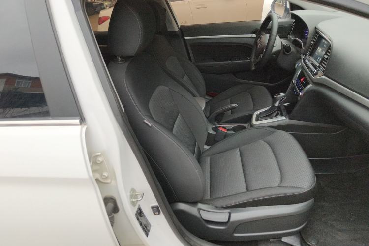 Used Hyundai Elantra (6th Generation / Lingdong) 2018 1.6L Automatic 15th Anniversary Special Edition Right Front Seat