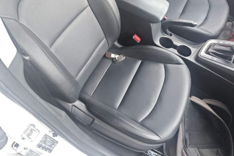 Used Hyundai Elantra (6th Generation / Lingdong) 2018 1.4T Dual-Clutch Xuan Dong · Dynamic Edition Right Front Seat