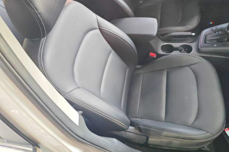 Used Hyundai Elantra (6th Generation / Lingdong) 2018 1.4T Dual-Clutch Xuan Dong · Dynamic Edition Right Front Seat