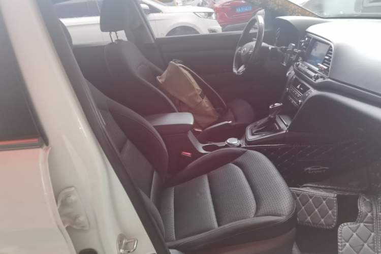 Used Hyundai Elantra (6th Generation / Lingdong) 2018 1.4T Dual-Clutch Xuan Dong · Dynamic Edition Right Front Seat
