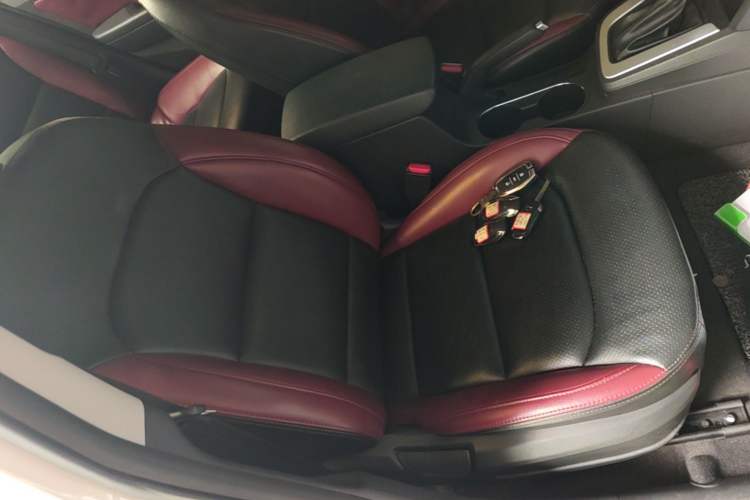 Used Hyundai Elantra (6th Generation / Lingdong) 2018 1.6L Automatic 15th Anniversary Special Edition Right Front Seat