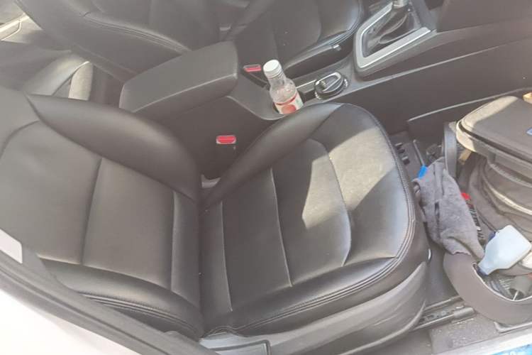 Used Hyundai Elantra (6th Generation / Lingdong) 2018 1.6L Automatic 15th Anniversary Special Edition Right Front Seat