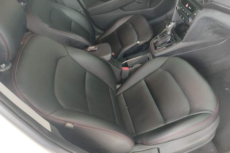 Used Hyundai Elantra (6th Generation / Lingdong) 2018 1.4T Dual-Clutch Xuan Dong · Dynamic Edition Right Front Seat