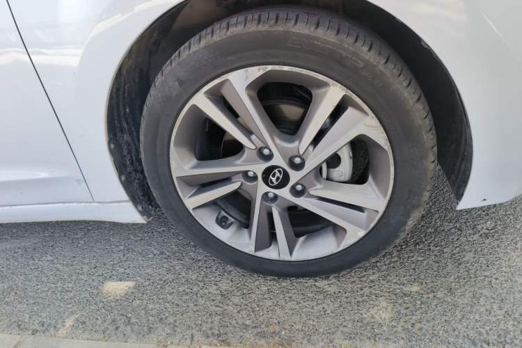 Used Hyundai Elantra (6th Generation / Lingdong) 2018 1.6L Automatic 15th Anniversary Special Edition Right Front Wheel Hub