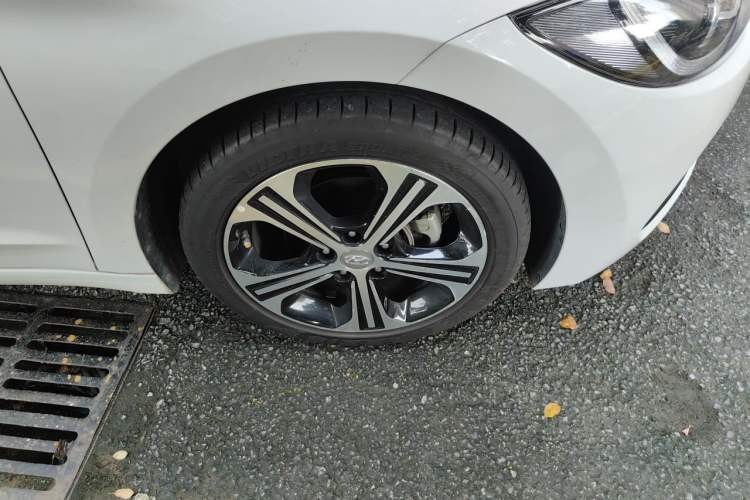 Used Hyundai Elantra (6th Generation / Lingdong) 2018 1.4T Dual-Clutch Xuan Dong · Dynamic Edition Right Front Wheel Hub