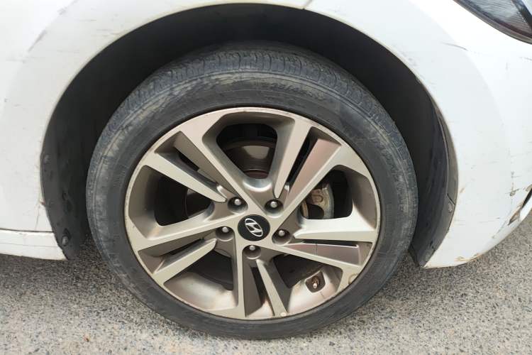 Used Hyundai Elantra (6th Generation / Lingdong) 2018 1.6L Automatic 15th Anniversary Special Edition Right Front Wheel Hub
