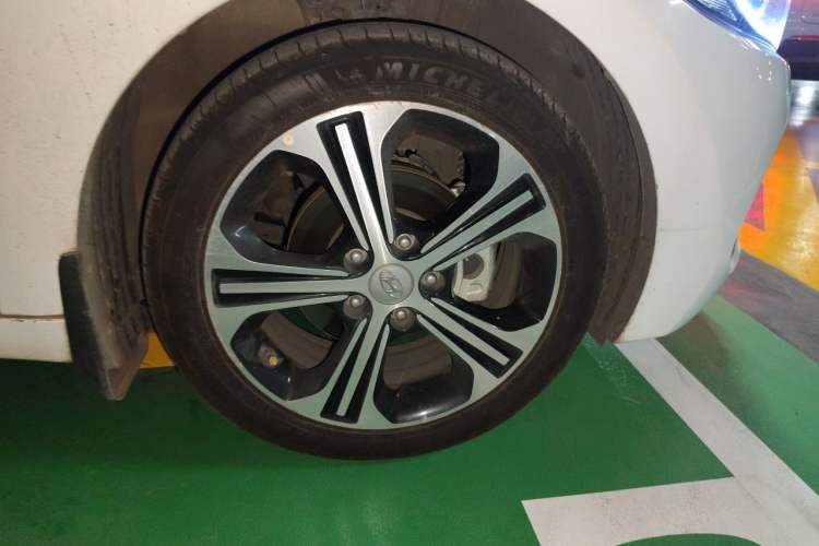 Used Hyundai Elantra (6th Generation / Lingdong) 2018 1.4T Dual-Clutch Xuan Dong · Dynamic Edition Right Front Wheel Hub