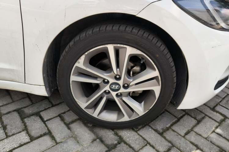 Used Hyundai Elantra (6th Generation / Lingdong) 2018 1.6L Automatic 15th Anniversary Special Edition Right Front Wheel Hub