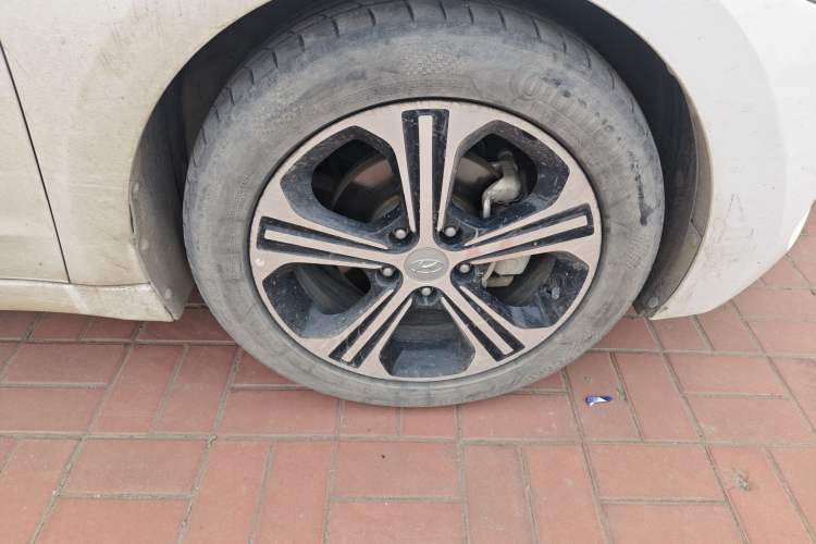 Used Hyundai Elantra (6th Generation / Lingdong) 2018 1.4T Dual-Clutch Xuan Dong · Dynamic Edition Right Front Wheel Hub