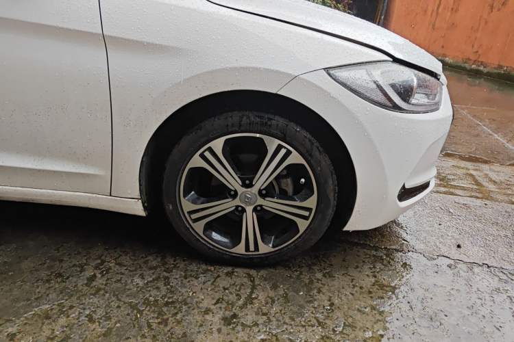 Used Hyundai Elantra (6th Generation / Lingdong) 2018 1.4T Dual-Clutch Xuan Dong · Dynamic Edition Right Front Wheel Hub