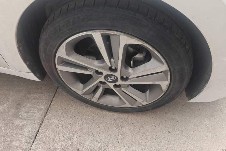 Used Hyundai Elantra (6th Generation / Lingdong) 2018 1.6L Automatic 15th Anniversary Special Edition Right Front Wheel Hub
