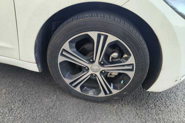 Used Hyundai Elantra (6th Generation / Lingdong) 2018 1.4T Dual-Clutch Xuan Dong · Dynamic Edition Right Front Wheel Hub