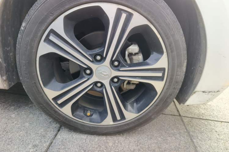 Used Hyundai Elantra (6th Generation / Lingdong) 2018 1.4T Dual-Clutch Xuan Dong · Dynamic Edition Right Front Wheel Hub
